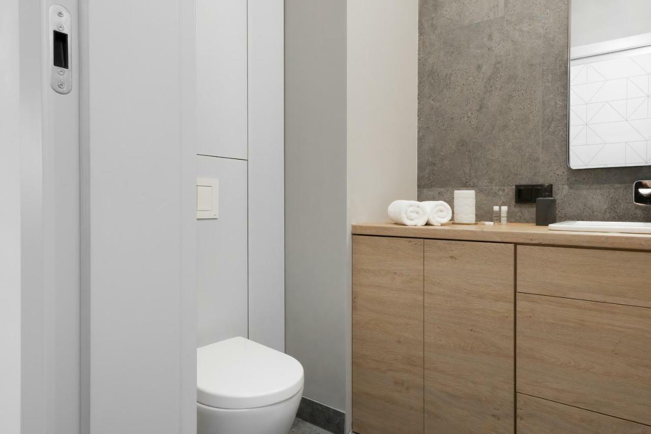 Fort Wola Apartments Warsaw By Noclegi Renters מראה חיצוני תמונה